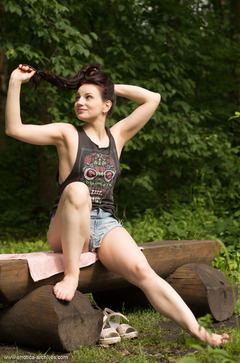 Leda Making Her Body Wet