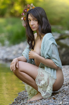 Cute Olivia Linz With Big Round Boobs