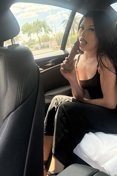 Lusty Camila Sex Toying In A Car