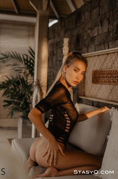 Glamour Tanned Blond Debra Q