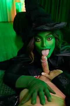 Rhae Woods In Cosplay Porn